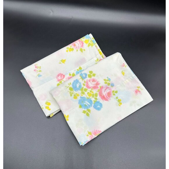 Vintage Pillowcases Floral 1970s Pink Blue Flowers Set of 2 Sears USA Retro Bedd - Picture 1 of 10